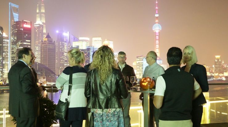 <p>October Rooftop Aussie Drinks Banyan Tree on the Bund 2017</p>