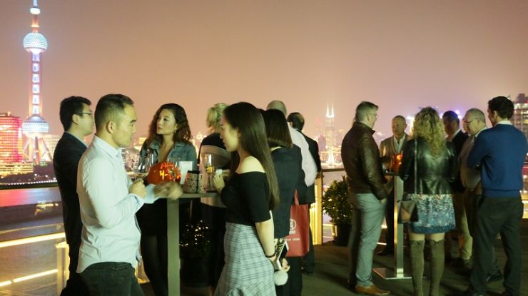 <p>October Rooftop Aussie Drinks Banyan Tree on the Bund 2017</p>